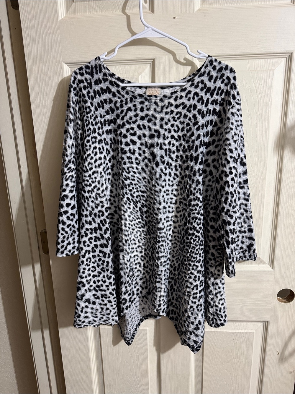 Zadie B’s Waffle Snow leopard top 3X